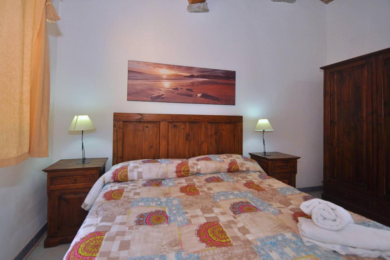 Mare Di Ginepri Apartman Badesi Kültér fotó
